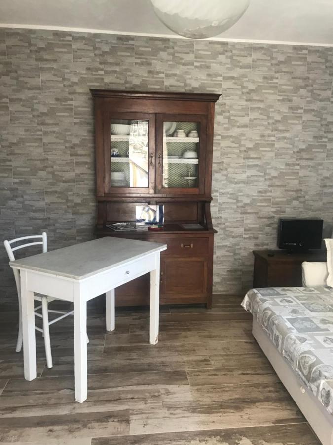 Monolocale per coppia Appartamento Carrodano Inferiore Esterno foto